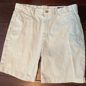 Vineyard Vines Stone colored shorts sz 33
